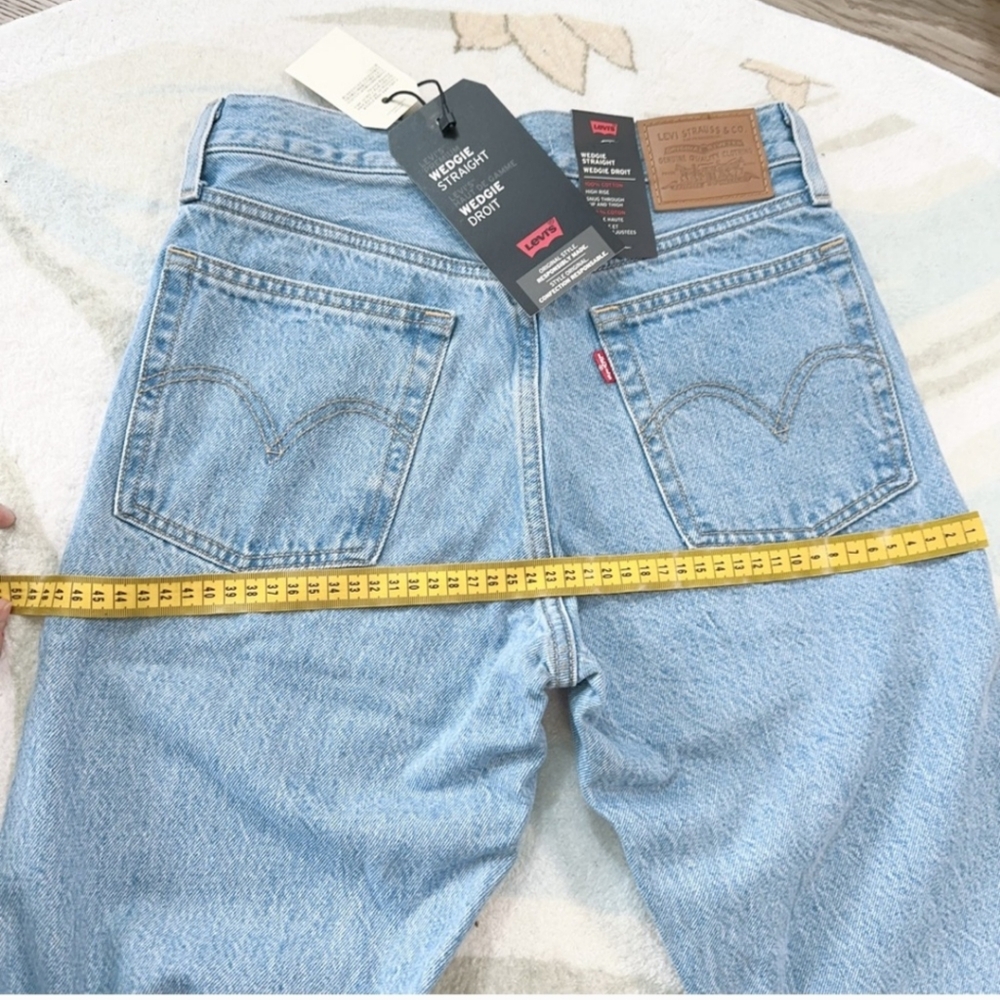 BNWT Levi's Wedgie Straight Jean's - Picture 7 of 9